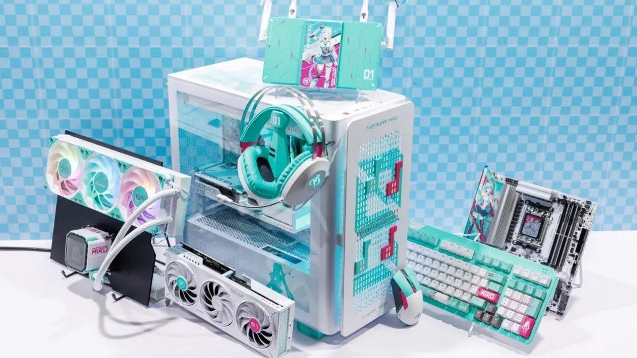 Miku Hatsune themed limited edition devices presented by ASUS