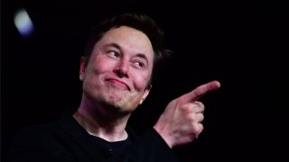 Asmongold asked Ilon Musk to prove that he himself pumped his hero to level 97 in Path of Exile 2