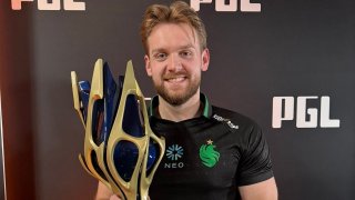 First big trophy for Team Falcons as they complete the comeback in Romania