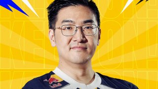 GamerBee signs with Flash Wolves at 46 makes esports history