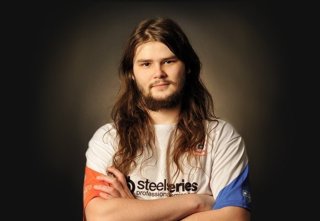 League of Legends Mourns the Loss of Shushei Champion of the First World Championship