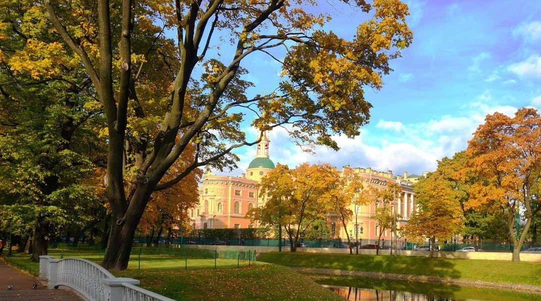 Le Jardin Mikhailovsky Saint-Pétersbourg