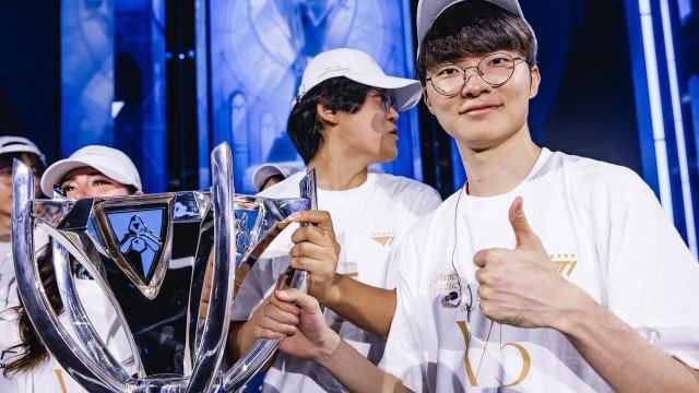 Faker é campeão mundial de League of Legends cinco vezes