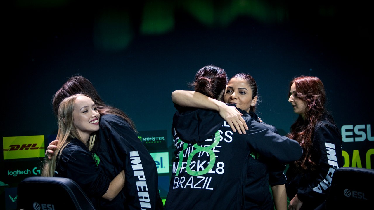 Imperial Female atrai quase 500 mil espectadores em partida de CS2 contra NAVI