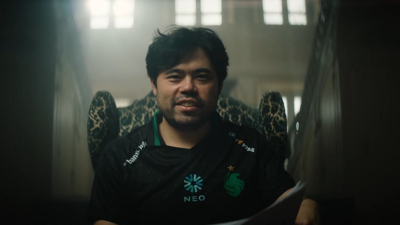 Hikaru Nakamura principal streamer e jogador de xadrez assina com a Falcons Esports